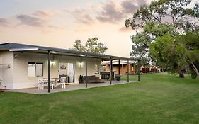 Riversands Rest Accommodation Scenic Riverfront Cottages, Paringa